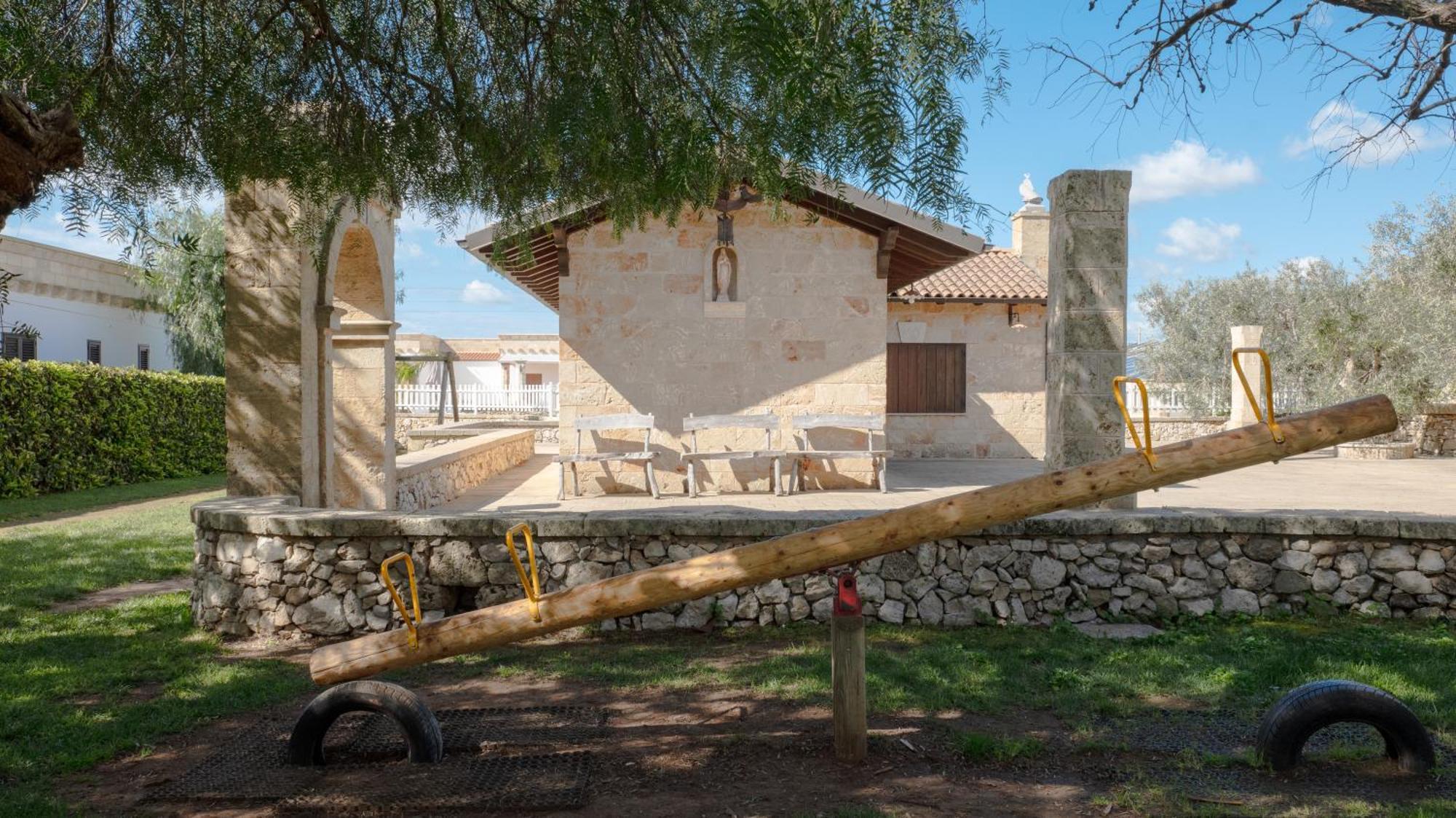 Borgo Specchia Natural Resort Esterno foto