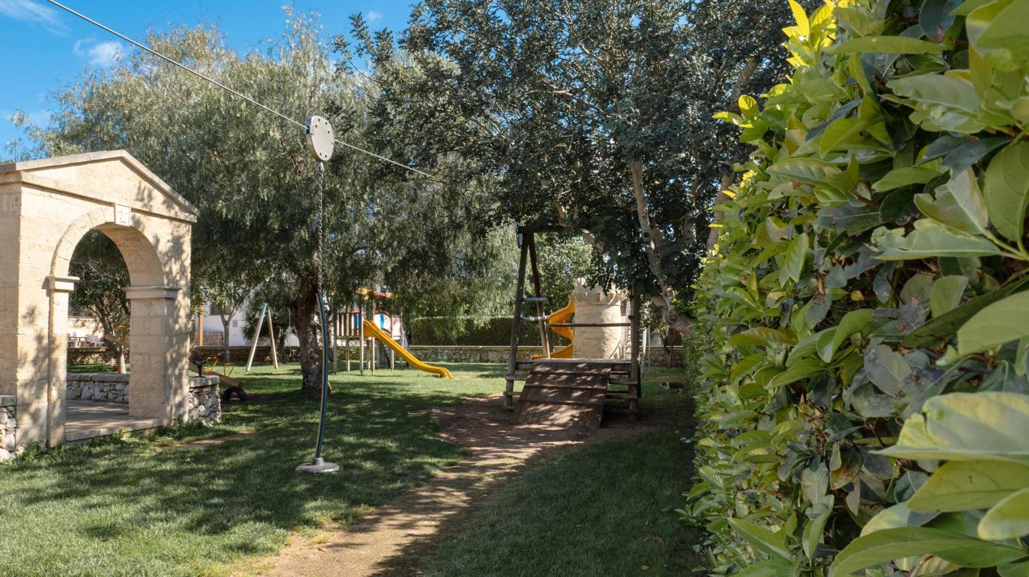 Borgo Specchia Natural Resort Esterno foto